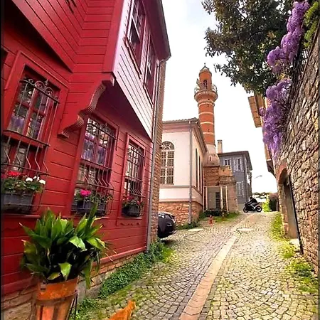 An Tale, An Dream, Garden House *