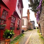 An Tale, An Dream, Garden House *